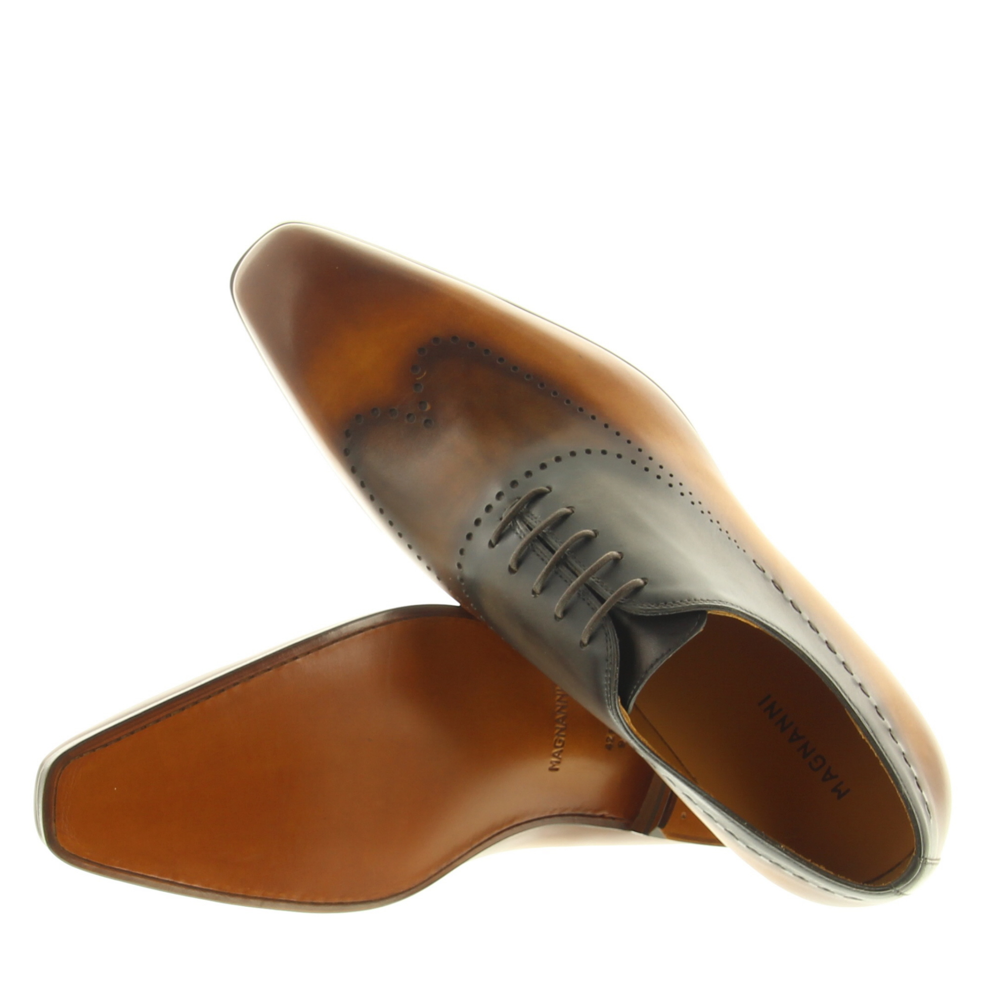 Magnanni 23855 Cuero Tabaco Wind